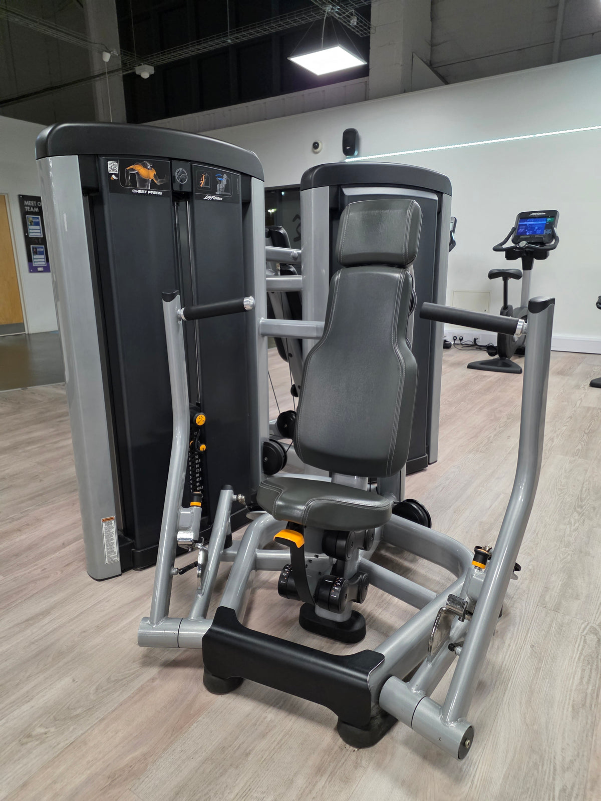 Life Fitness Chest Press Machine Commercial Gym Equipment