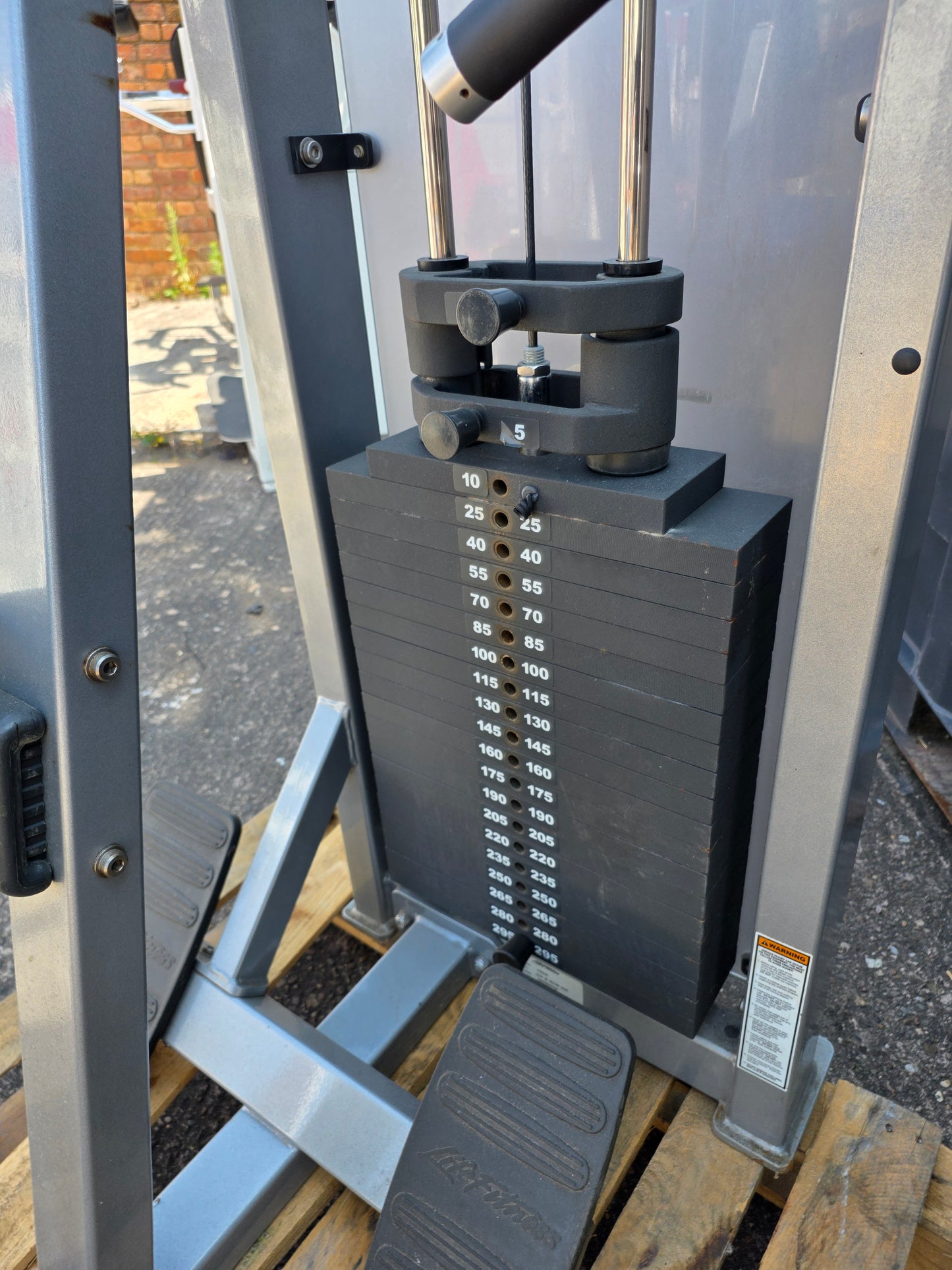 Life Fitness Pro 2 Row/Rear Delt Machine Commercial Gym Equipment
