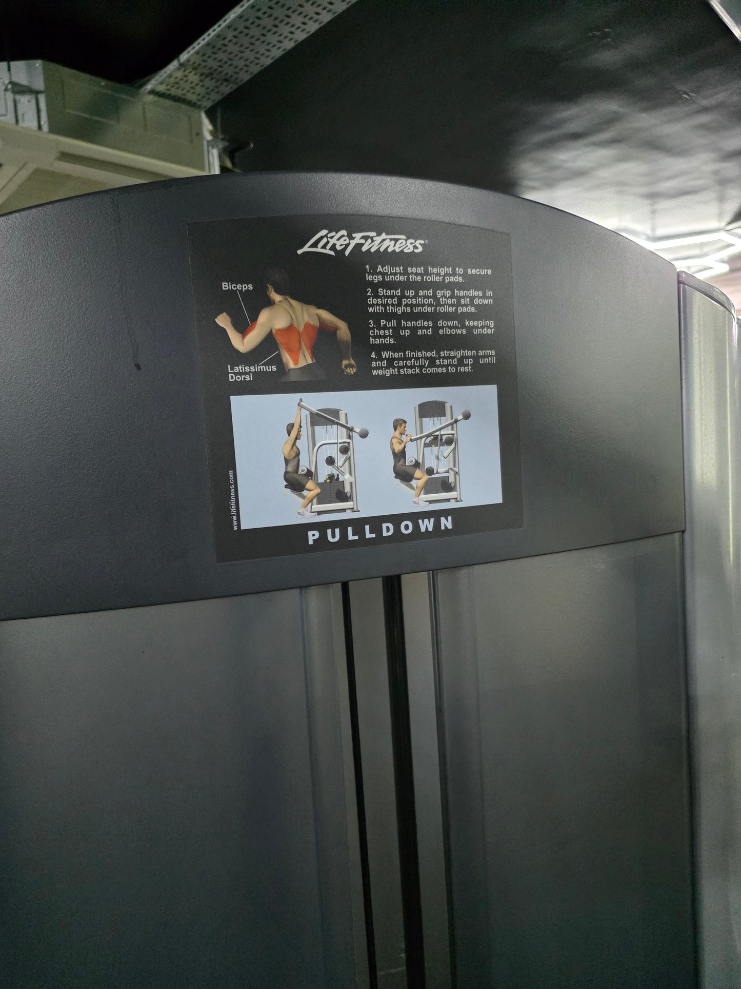 Life Fitness Lat Pulldown Machine Commercial Gym Equipment