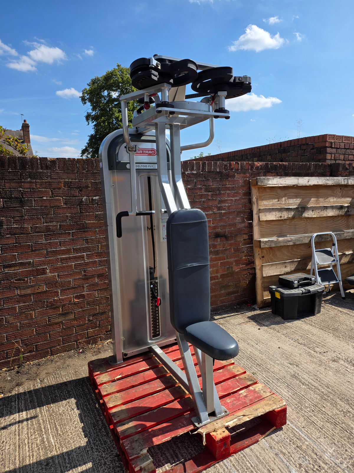 Star Trac Pec Fly Rear Delt Machine Commercial Gym Equipment
