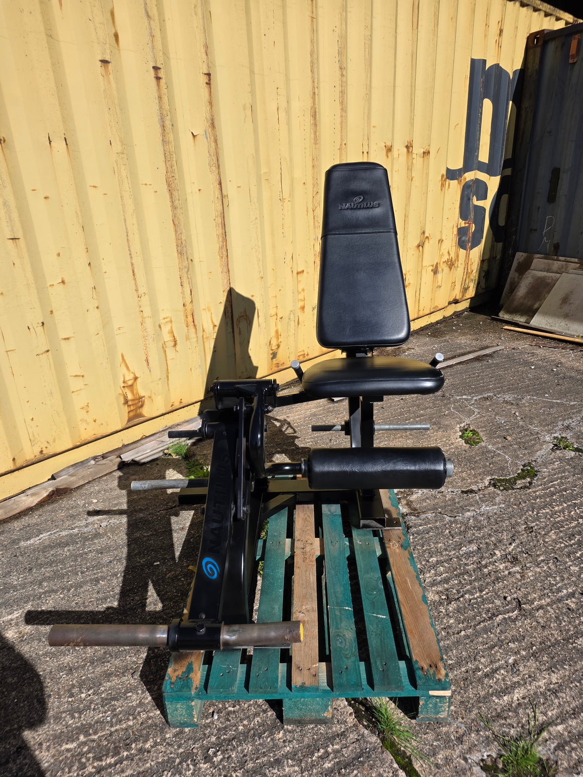 Nautilus Xpload Plate Loaded Leg Extension Machine Commercial Gym Equipment