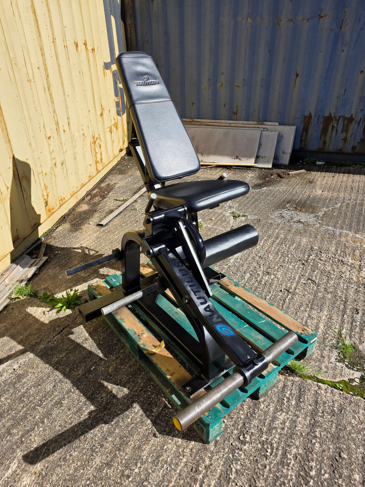 Nautilus Xpload Plate Loaded Leg Extension Machine Commercial Gym Equipment