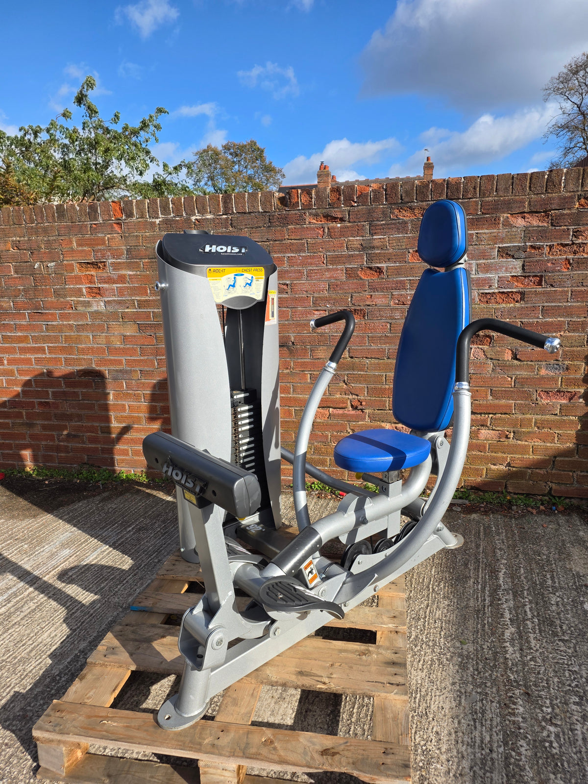 Hoist Roc It Chest Press Machine Commercial Gym Equipment