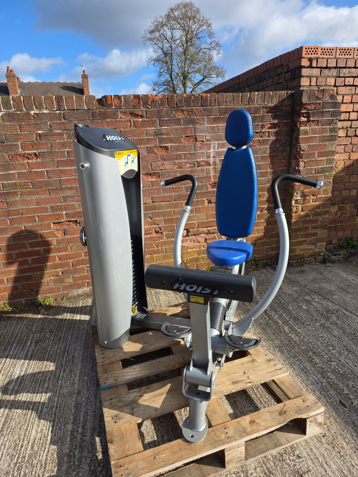 Hoist Roc It Chest Press Machine Commercial Gym Equipment