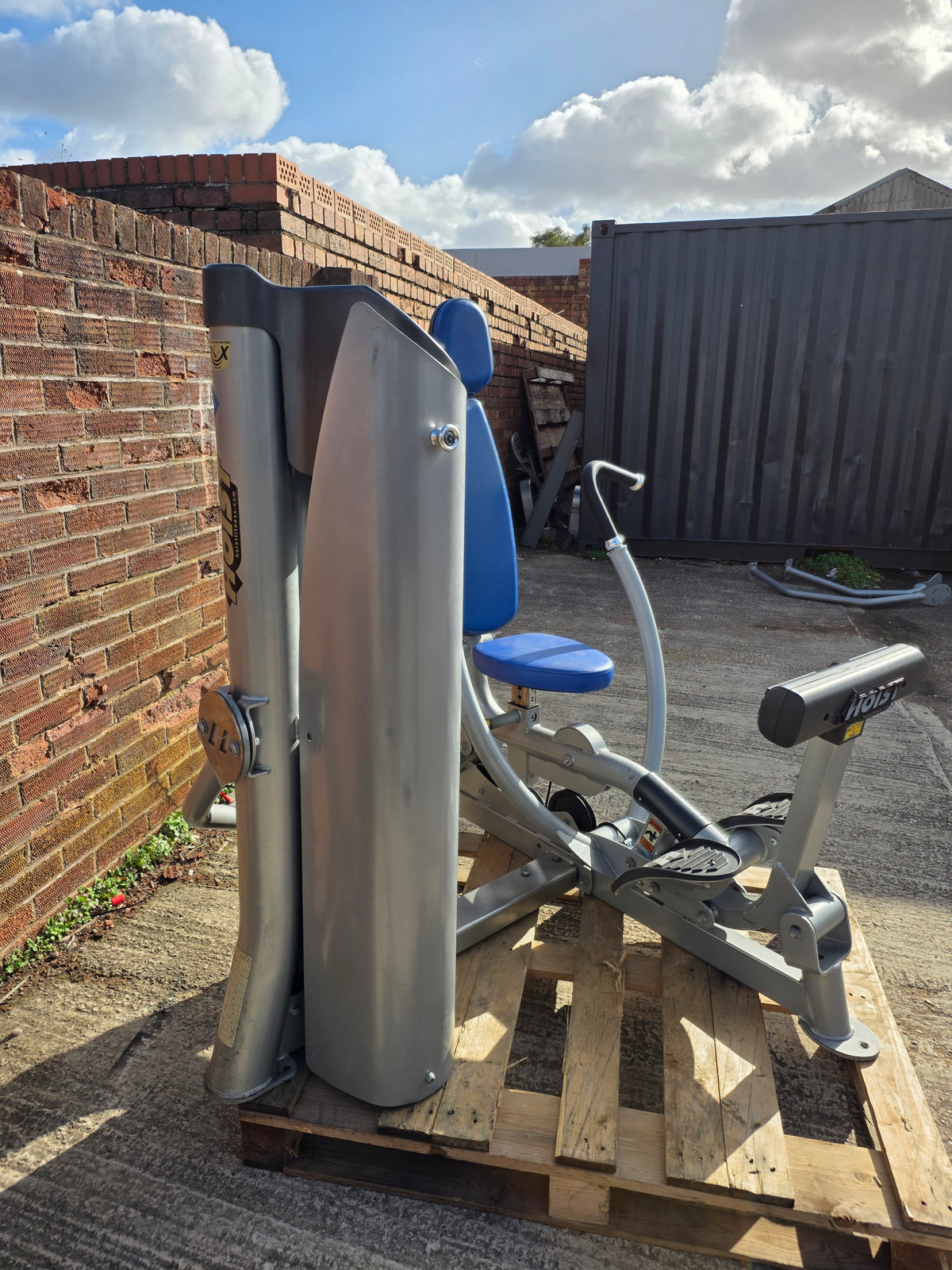Hoist Roc It Chest Press Machine Commercial Gym Equipment