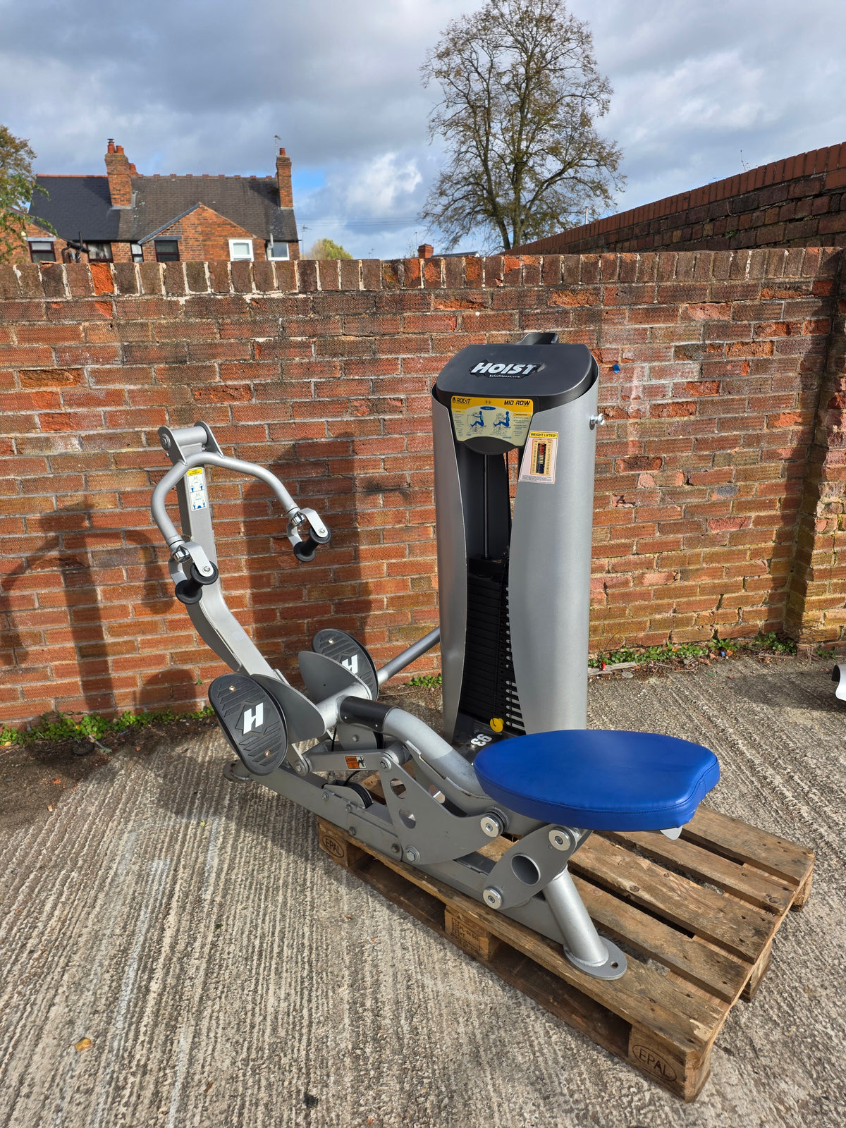 Hoist Roc It Back Row Machine Commercial Gym Equipment