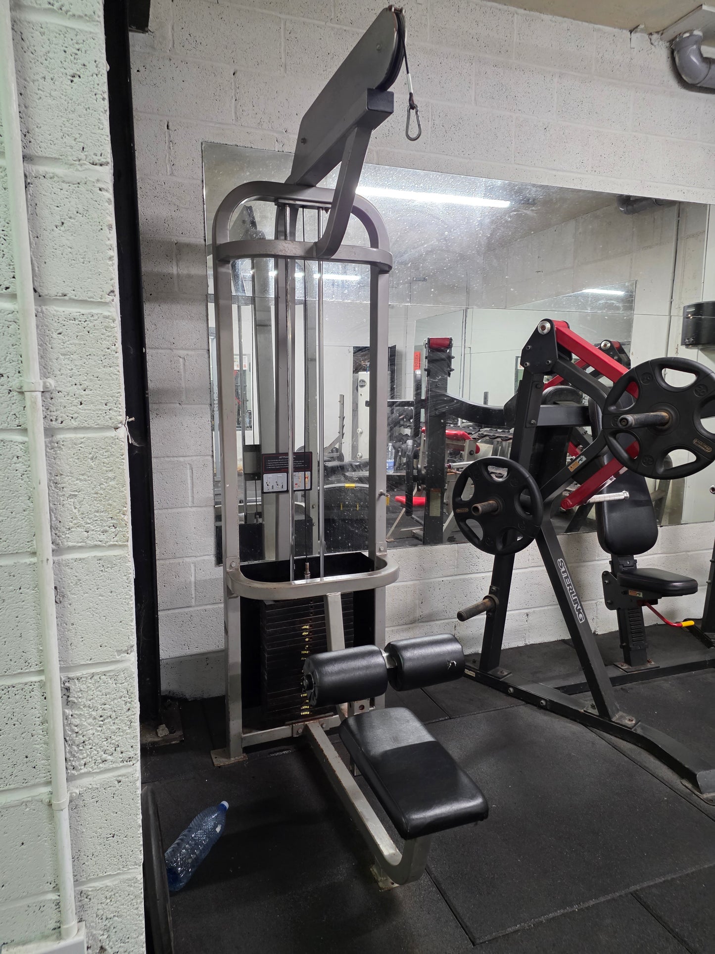 Life Fitness Lat Pulldown Machine 140kg Stack Commercial Gym Equipment