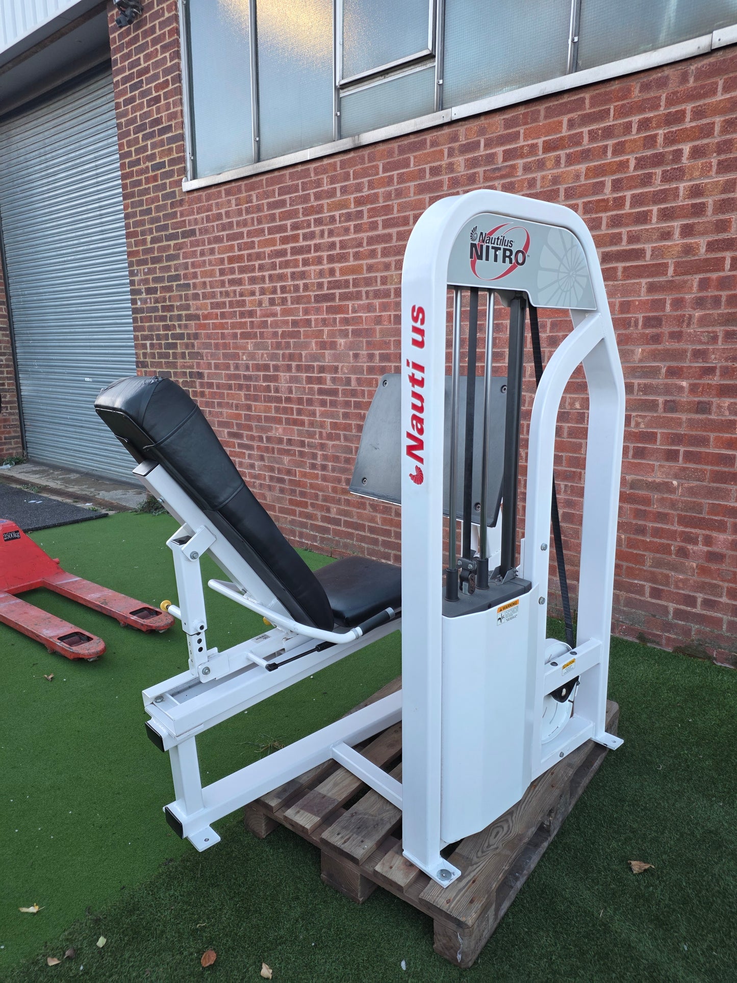 Nautilus Nitro Leg Press Machine Commercial Gym Equipment