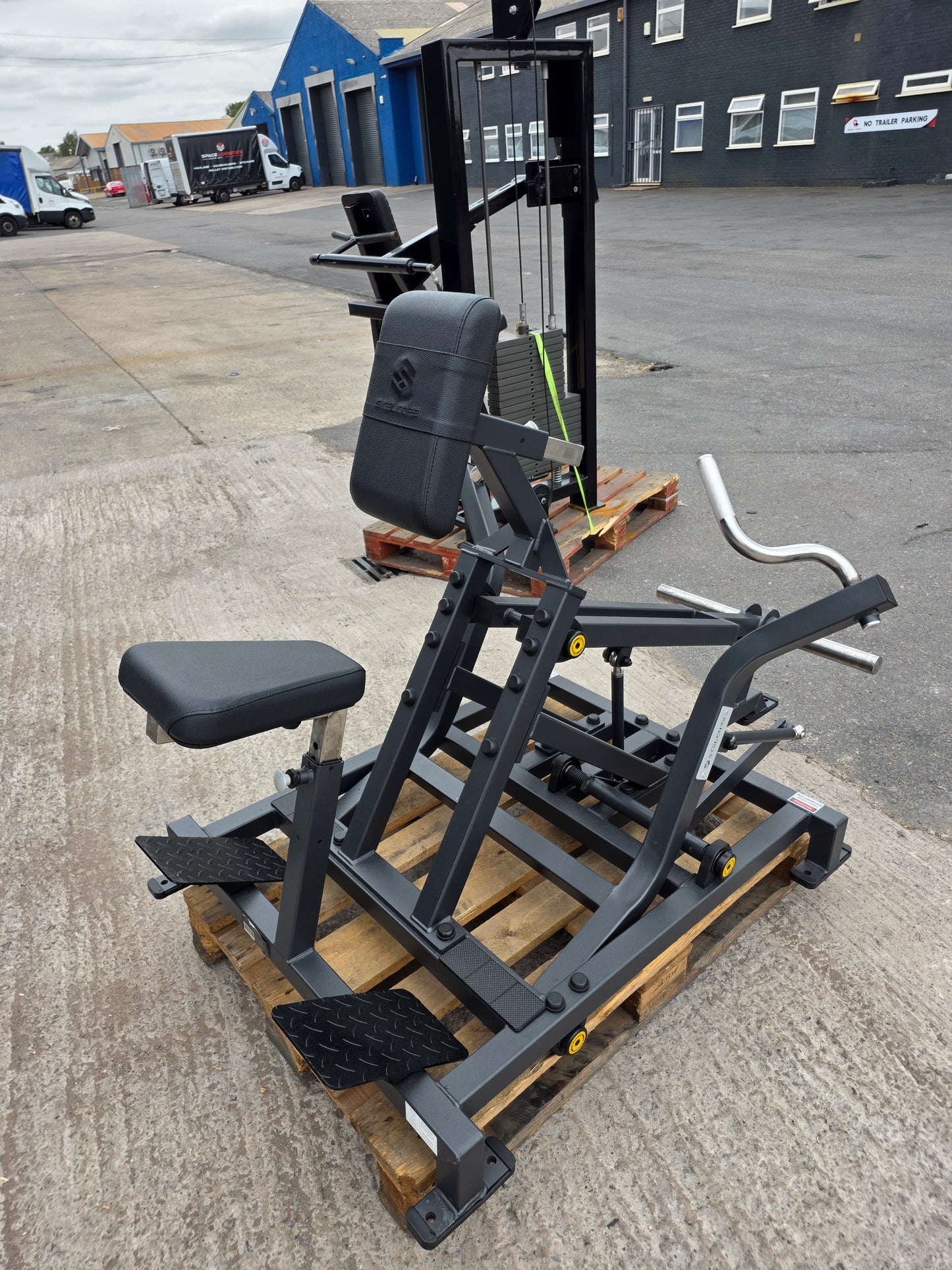 Skelcore/Flex Style Back Row Machine Commercial Gym Equipment