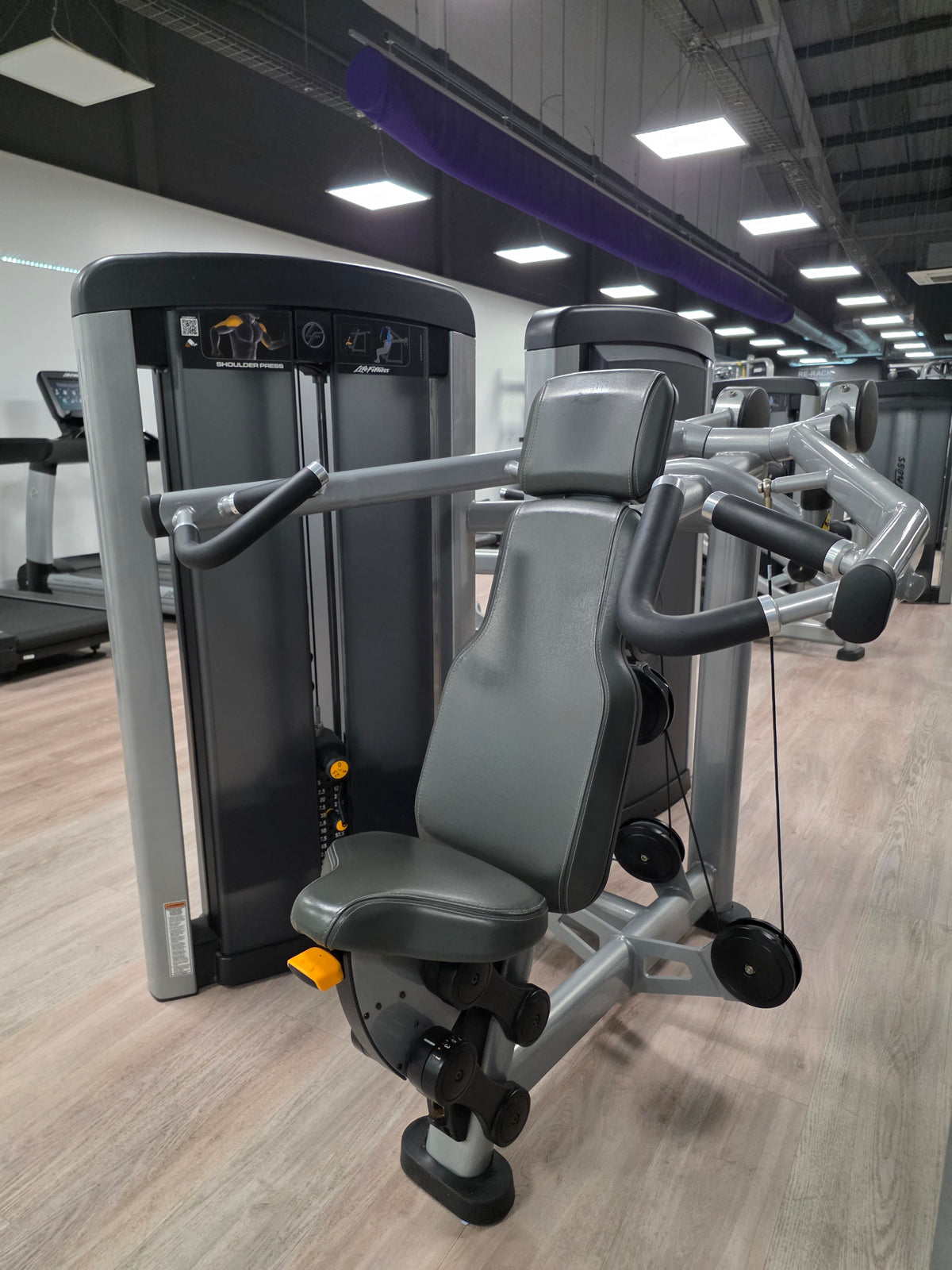 8pcs Life Fitness Insignia Series Pin Loaded Commercial Gym Machines