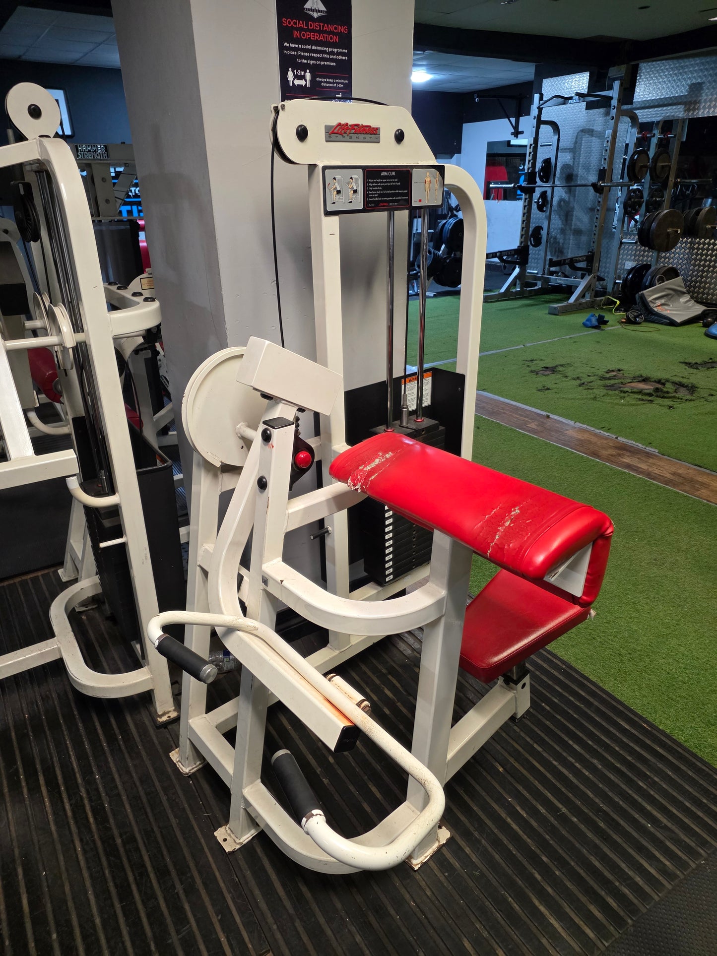 Life Fitness Pro 1 Bicep Curl Machine Commercial Gym Equipment