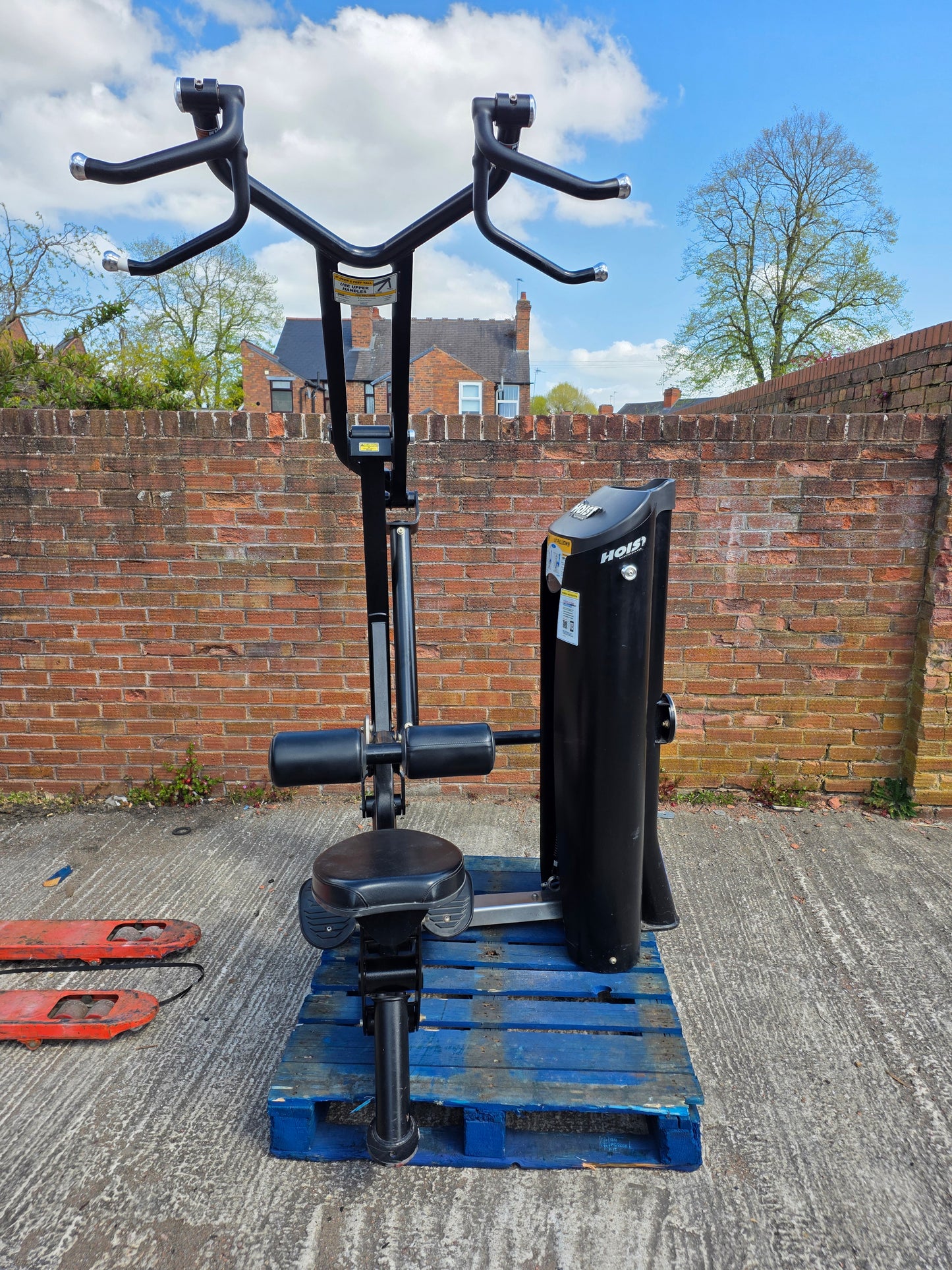 Hoist Roc it Lat Pulldown Machine Commercial Gym Equipment