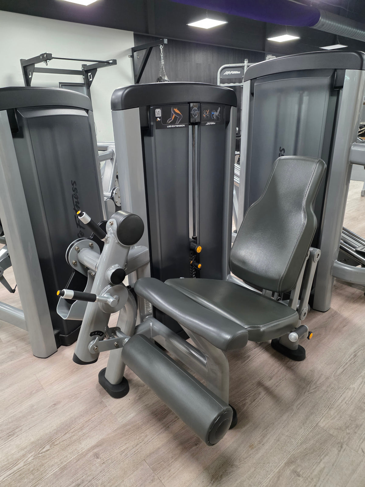 8pcs Life Fitness Insignia Series Pin Loaded Commercial Gym Machines