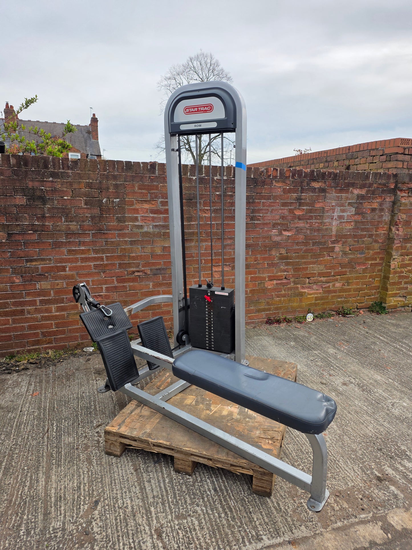 Star Trac/Flex Low Row Machine 136kg Stack Commercial Gym Equipment