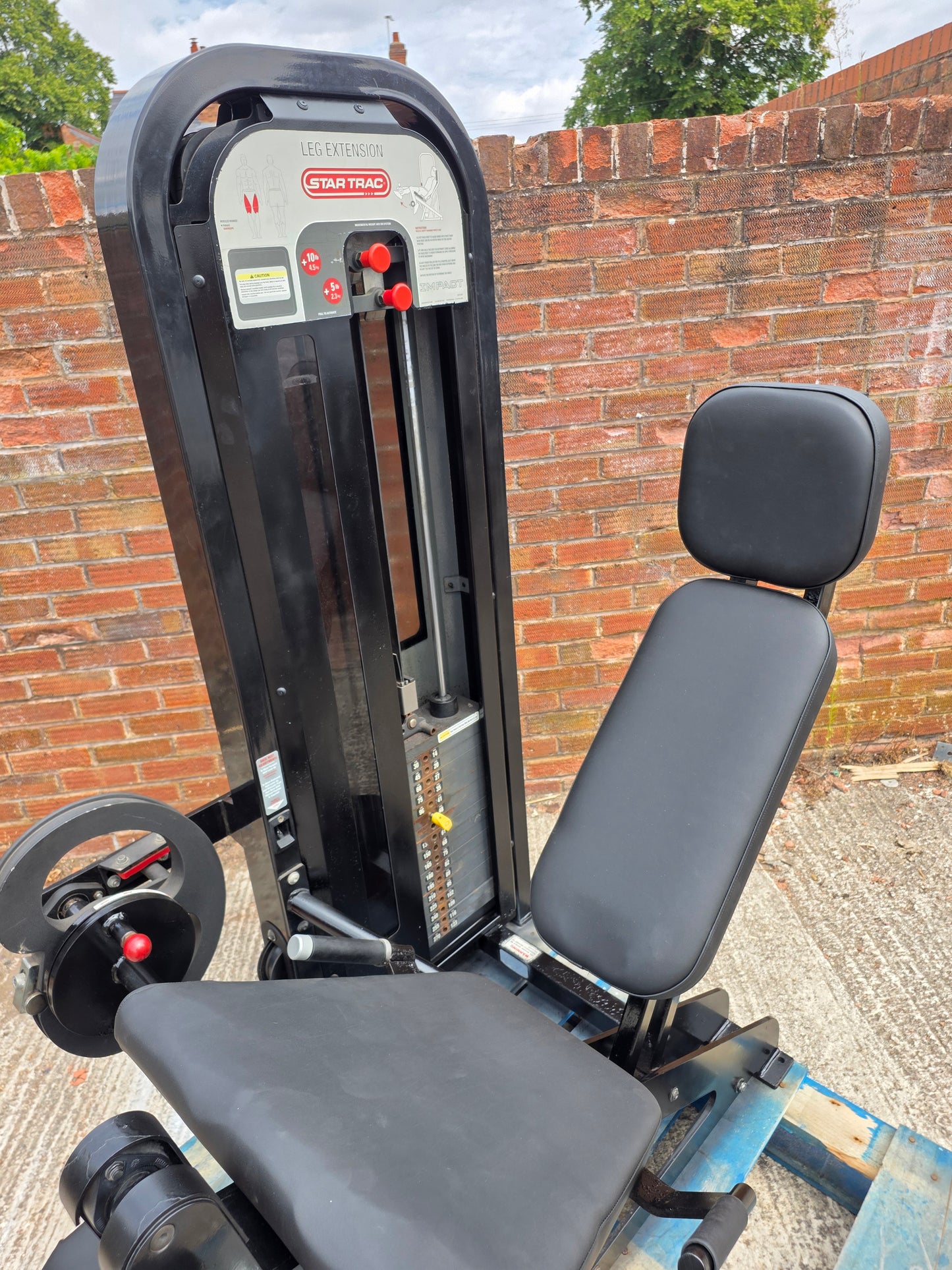 Star Trac/Flex Fitness Leg Extension Machine Commercial Gym Equipment