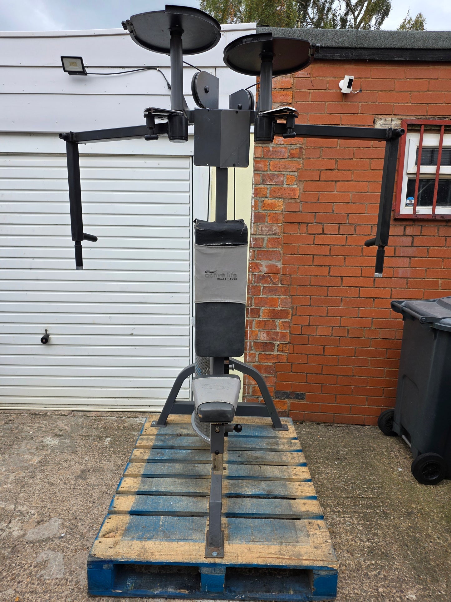 Life Fitness Pro 1 Pec Fly Rear Delt Machine Commercial Gym Equipment