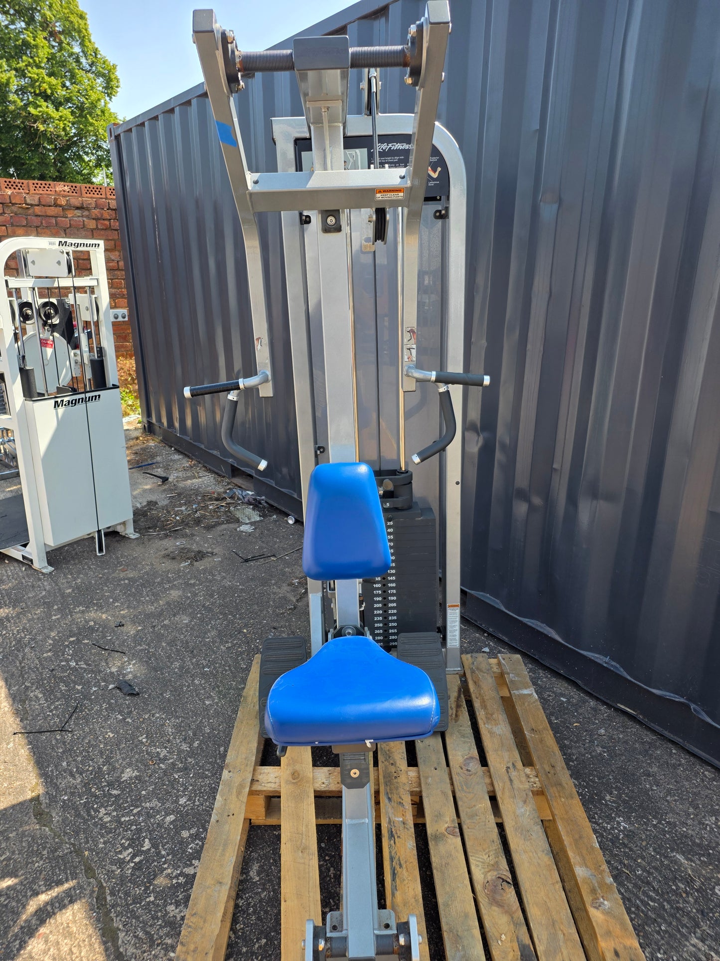 Life Fitness Pro 2 Row/Rear Delt Machine Commercial Gym Equipment