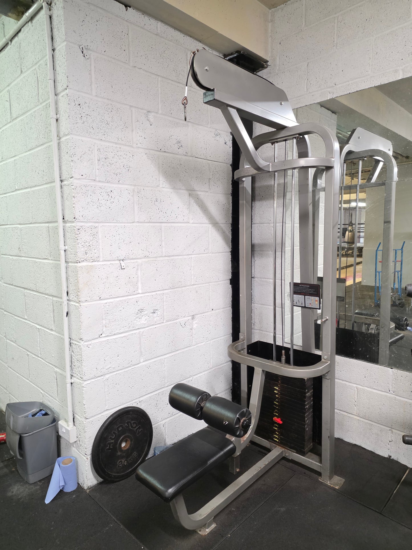 Life Fitness Lat Pulldown Machine 140kg Stack Commercial Gym Equipment