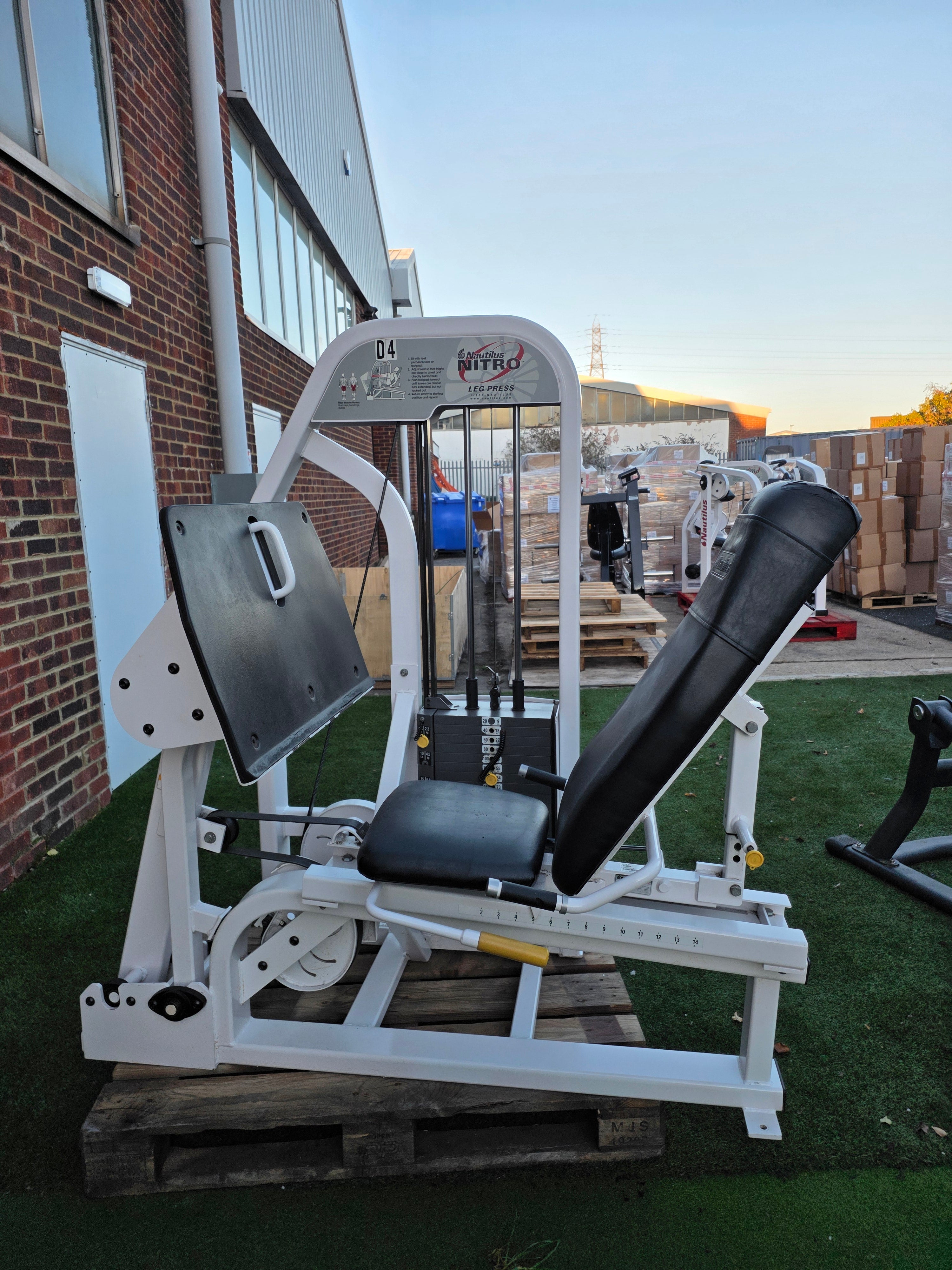 Nautilus Nitro Leg Press Machine Commercial Gym Equipment – Gainz Gym ...