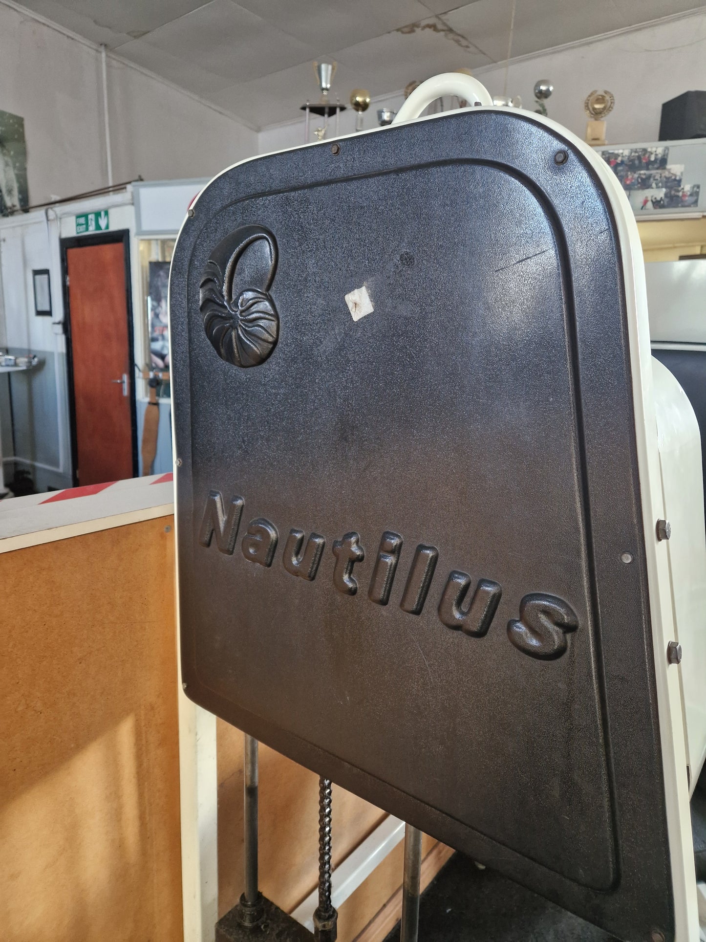 Nautilus Abdominal Crunch 1st Generation Commercial Gym Equipment