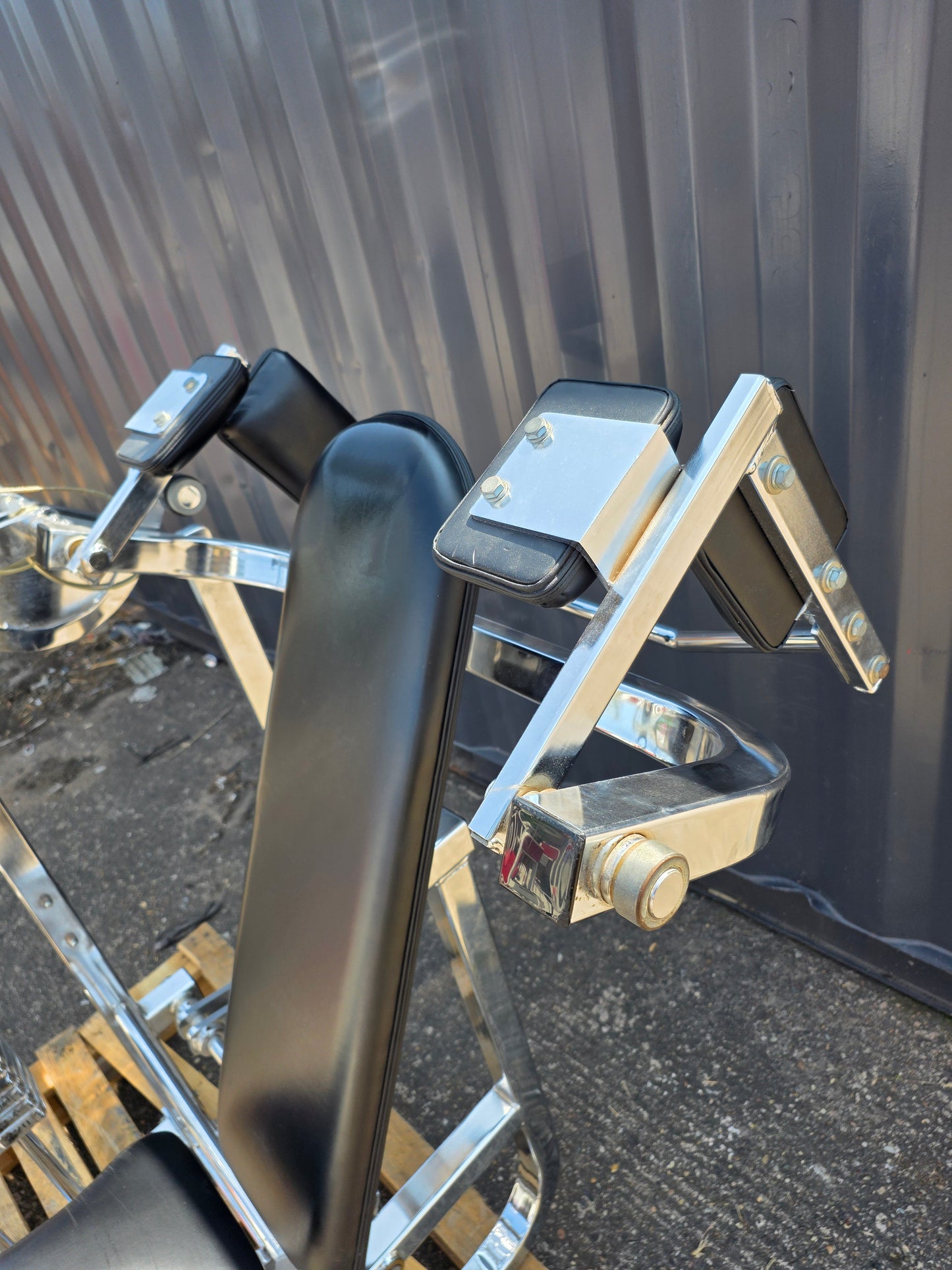 Paramount Pullover Machine Commercial Gym Equipment