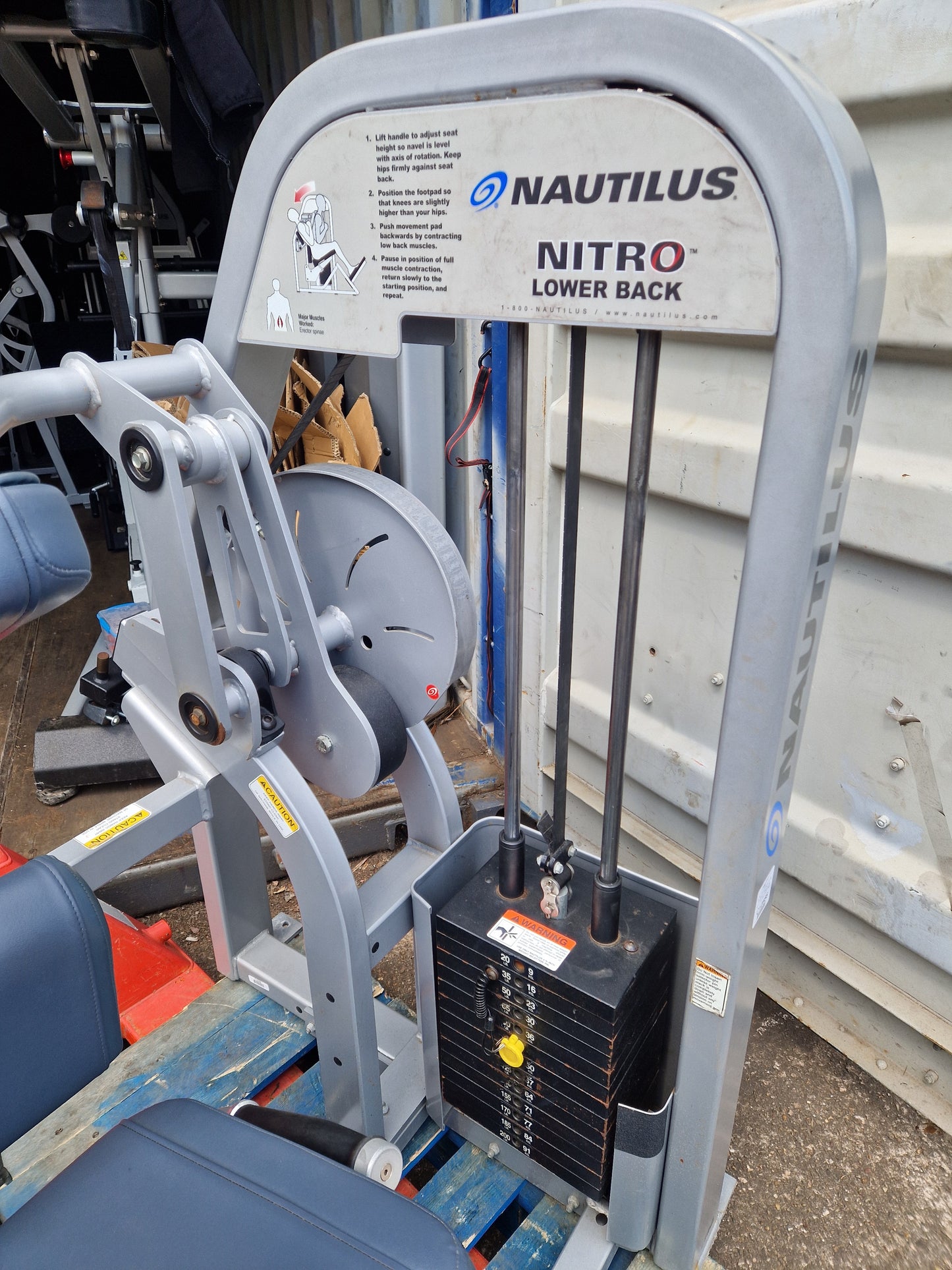 Nautilus Nitro Back Extension Machine Commercial Gym Equipment